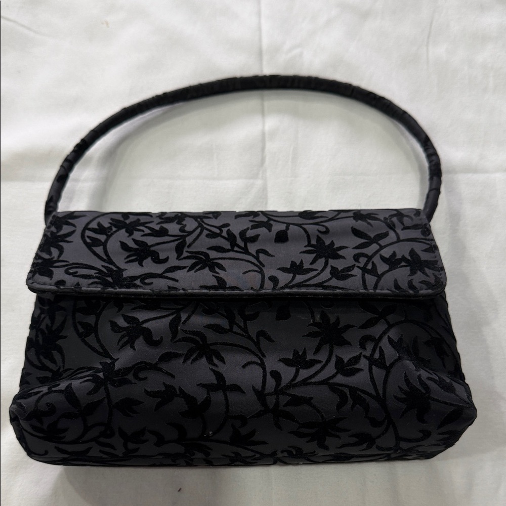 Formal Black Patterned Shoulder Bag to wear with gowns and partywear